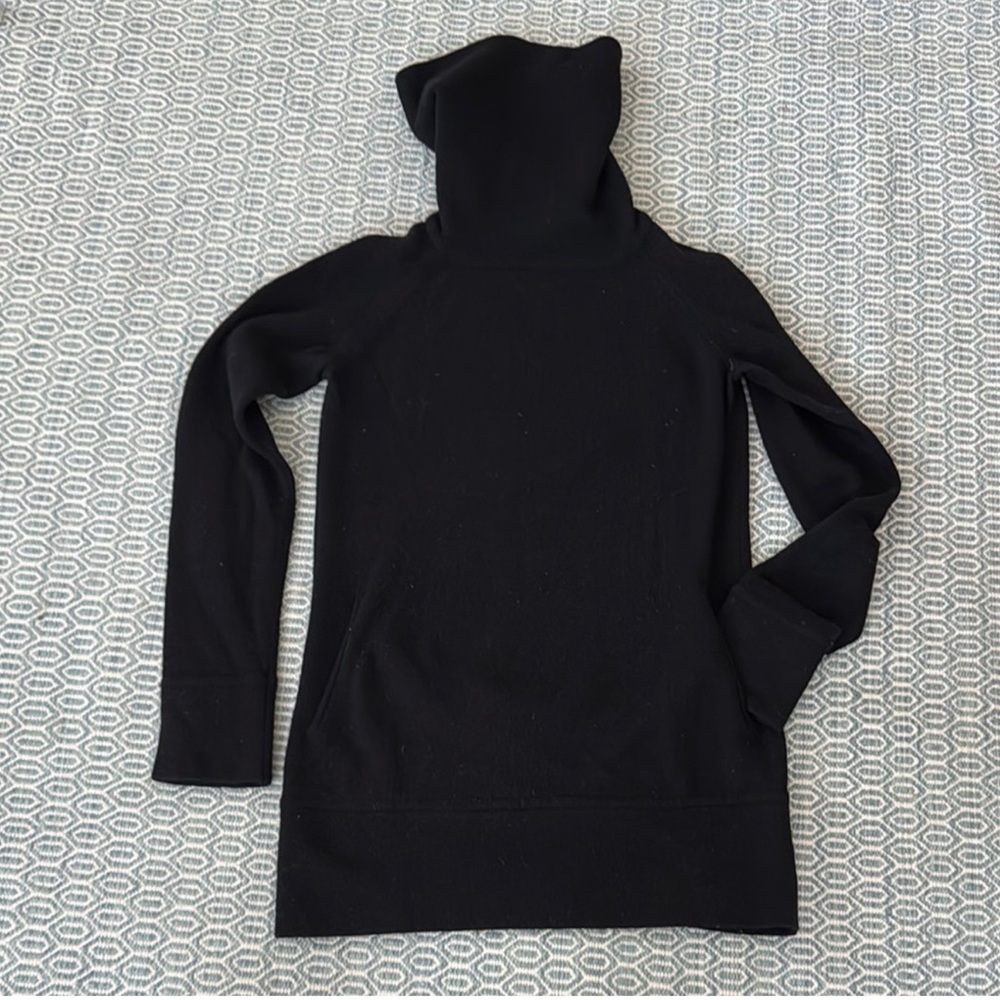 Theory Black Turtleneck Sweater WOW!